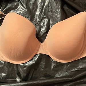 Victoria’s Secret Nude Perfect Shape Bra (32DDD)